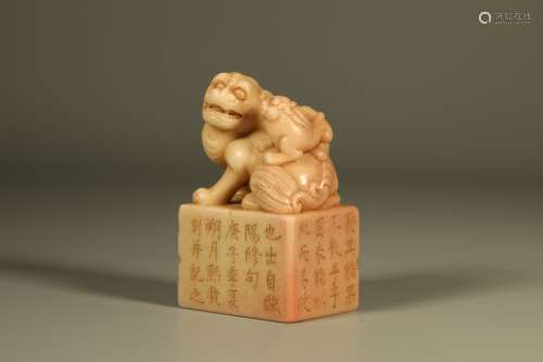 寿山石雕子母兽钮印章