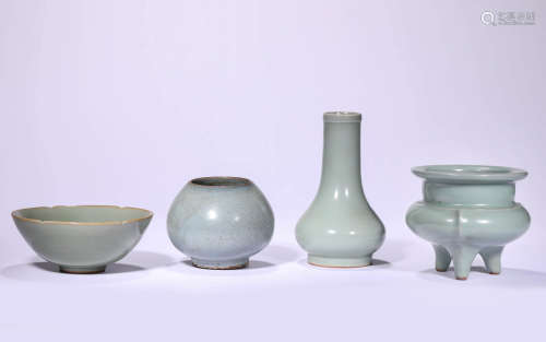 A Set Of Celadon Glaze Items