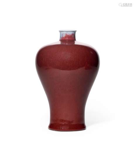 清中期 霁红梅瓶