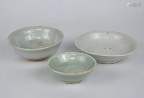 Three Chinese celadon/white glazed dishes, Yuan-Ming dynasty