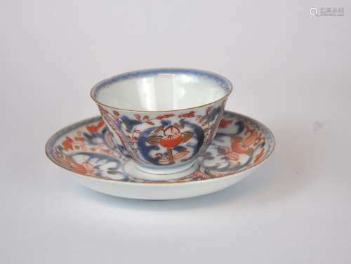 A Chinese Imari tea cup & saucer, Kangxi period