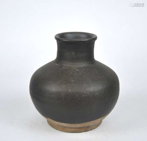 A beautiful Chinese brown glazed vase, Yuan/Ming dynasty