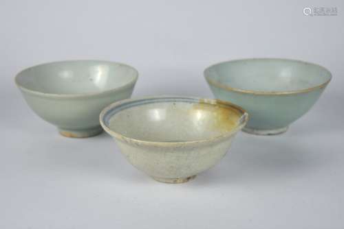 Two Chinese provincial celadon bowls & a blue & white bowl, ...