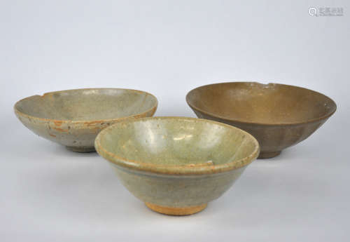Three early Chinese stoneware bowls, Song/Yuan dynasty