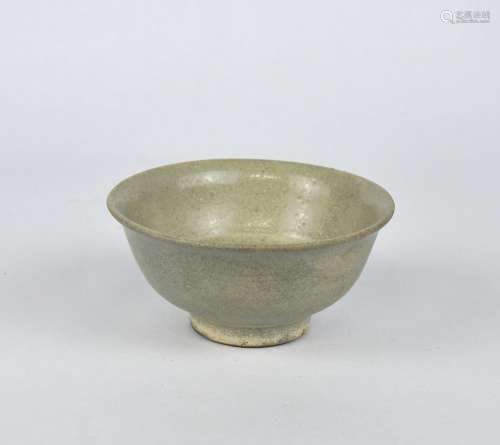 An early Chinese celadon bowl, Song/Yuan dynasty