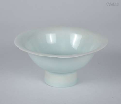 A Chinese Qingbai glaze stem bowl, 20th C.