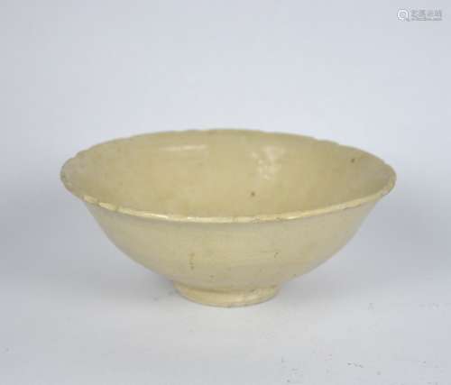 An early Chinese celadon glazed bowl, Song/Yuan dynasty