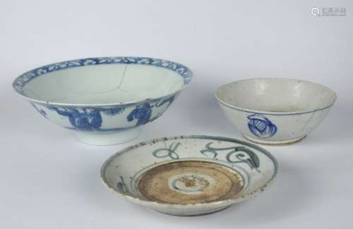 Three Chinese provincial blue & white bows, dish, Ming-Qing ...
