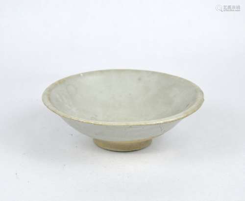 An early Chinese white glazed bowl, Song/Yuan dynasty