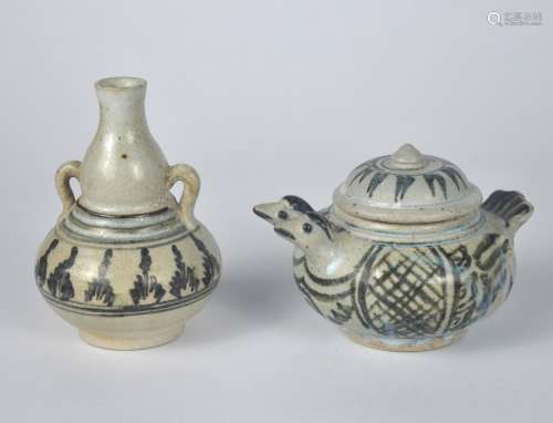 A Chinese Annamese blue & white a vase & a covered jar, 17th...