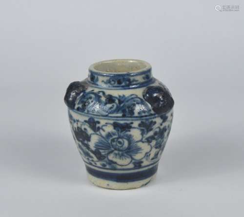 A small Chinese blue & white jar with lion handles, Qing dyn...