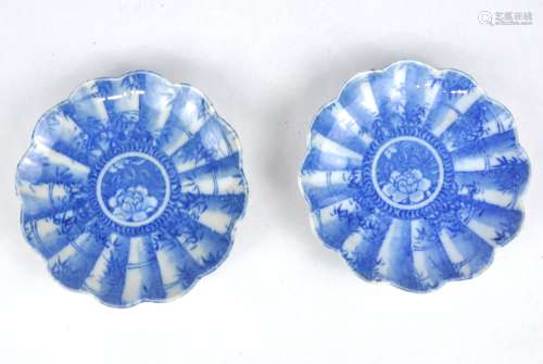 A pair of Japanese blue & white lobed dishes, early 20th C.
