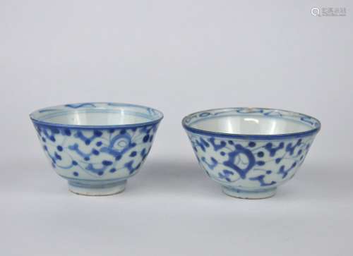A pair of Chinese blue & white tea bowls, Qing dynasty