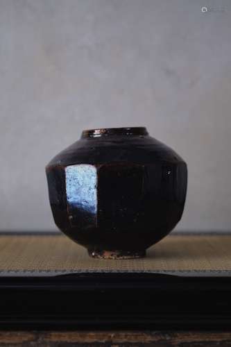16-17世纪 李朝时代黑釉面取壶