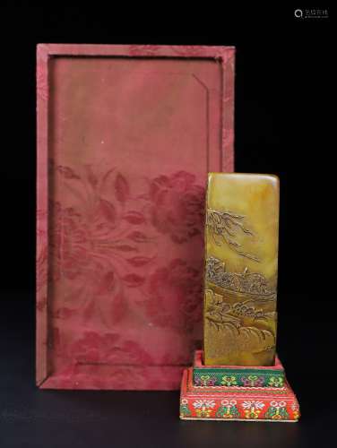旧藏珍品布盒装寿山石印章《泛舟观景》