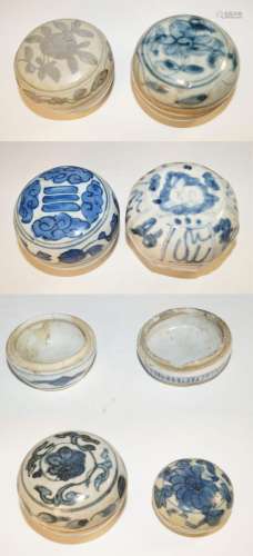 China,   Sechs blauweiße Deckeldosen, Ming Stil