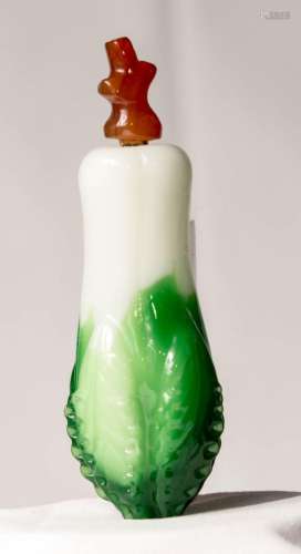 China,   Glas Schnupftabakflasche (H. 9 cm)