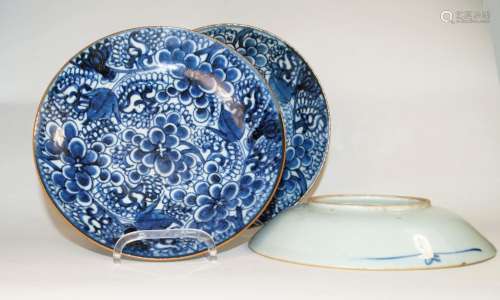 China,   Drei blauweiße Teller (ca. D.22 x H. 4 cm), Marke H...