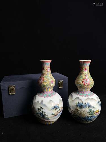 Clear pastel vase with landscape gourd