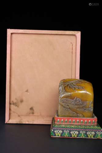 旧藏珍品布盒装寿山石印章《湖中垂钓》