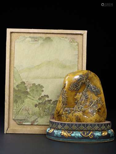 旧藏珍品布盒装纯手工雕刻寿山石印章《松下老人》