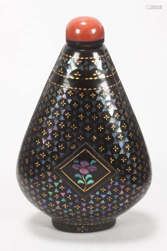 Fine Chinese Burgaute Snuff Bottle and Stopper,