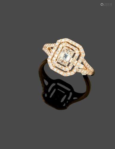 Fine bague à pans
En or rose 18k (750) sertie de deux d