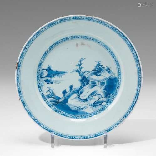 Assiette en porcelaine, Chine, XVIIIe siècle. 
A décor