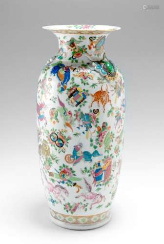 Vase rouleau en porcelaine polychrome. Chine Canton XXe