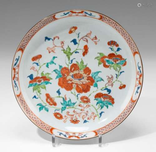 Plat rond et creux en porcelaine. Chine XIXe siècle. Dé