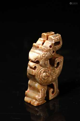 WESTERN ZHOU DYNASTY DRAGON-SHAPED HIGH-CRESTED OWL AMULET