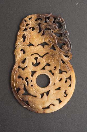 MING DYNASTY， DRAGON PATTERN JADE WALL