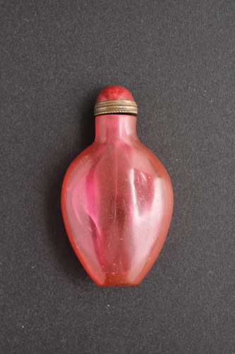 QING DYNASTY， CLEAR RED MATERIAL SNUFF BOTTLE