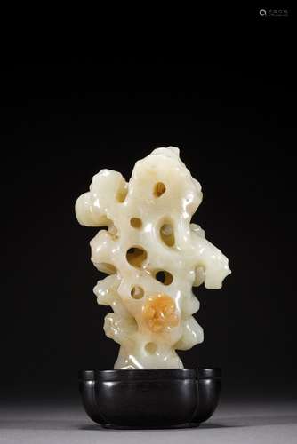 QING DYNASTY WHITE JADE SHOUWEN SHANZI