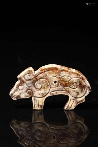 WESTERN ZHOU DYNASTY PIG-SHAPED JADE PENDANT