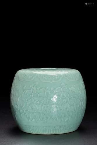 QING DYNASTY QIANLONG POWDERQING GLAZE MOLD PRINTING WRAPPED...