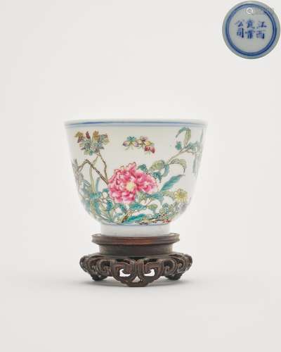 A famille-rose 'floral' cup Jiangxi Porcelain factor...