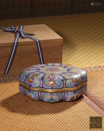 A  CLOISONNE ENAMEL FLOWER-SHAPED BOX AND COVER,MARK AND PER...