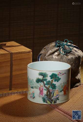 A FAMILLE-ROSE BRUSHPOT,MAKE AND PERIOD OF YONGZHENG