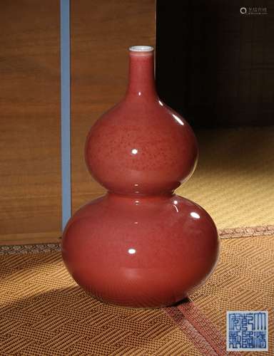 A PEACHBLOOM-GLAZED DOUBLE-GOURD VASE,MARK AND PERIOD OF KAN...