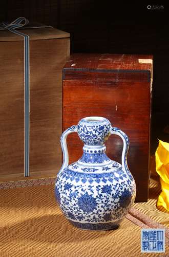 A BLUE AND WHITE VASE,MAKE AND PERIOD OF  YONGZHENG