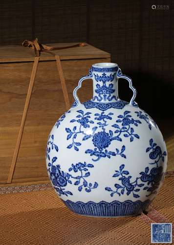 A BLUE AND WHITE‘SANDUO’MOONFLASK,MARK AND PERIOD OF QIANLON...