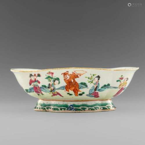 A Chinese famille rose plate, 19th century