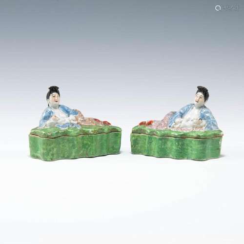 A pair of Chinese famille rose figural boxes, late 19th cent...