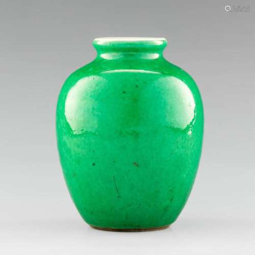 A Chinese green-glaze taibai jar, 18th century