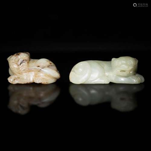 Two Chinese carved jade animal toggles, Ming/Qing dynasty