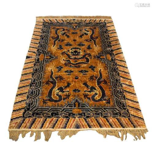 Chinese Qing dynasty imperial 'dragon' rug