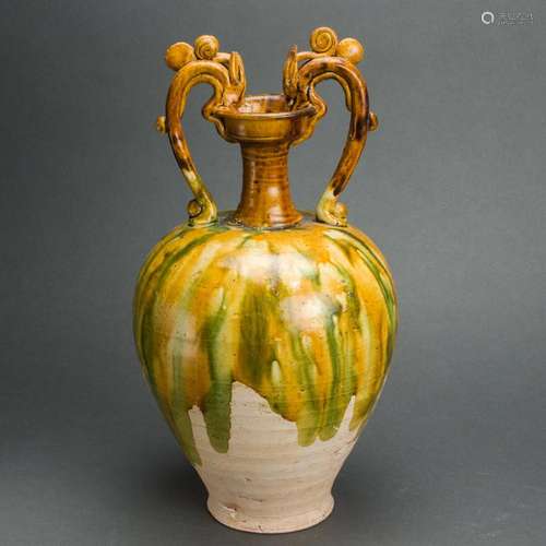 Chinese Tang dynasty sancai glazed pottery amphora vase