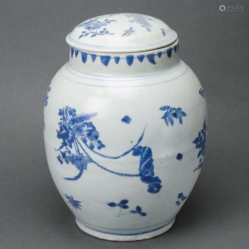 Chinese underglaze blue covered jar