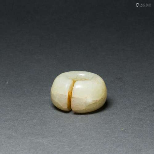 Chinese archaistic jade carving